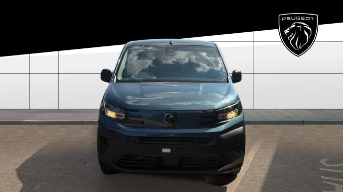 Peugeot Partner Xl Diesel 1.5 BlueHDi 130 Professional Plus Van EAT8 - Image 3